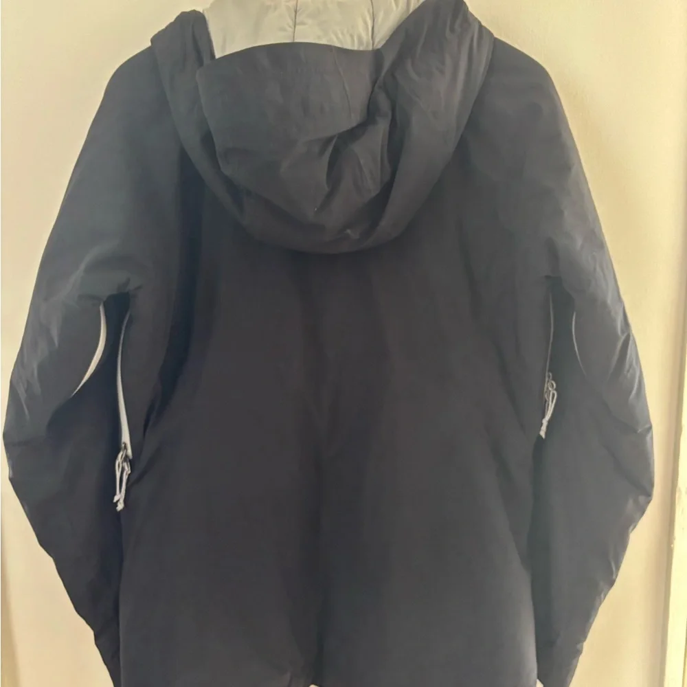 Patagonia Black Womens Jacket - Picture 4 of 7